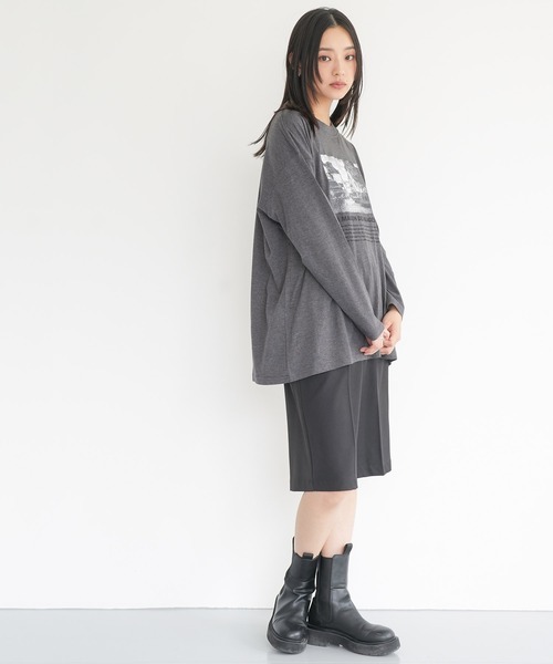 mili an deni(ミリアンデニ)の「フォトプリントロンT(Tシャツ/カットソー・レディース・ブラック/チャコールグレー/オフホワイト・L/M)」の18枚目の写真