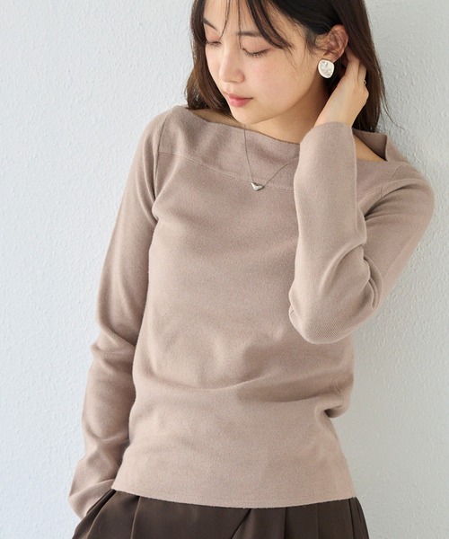 LAVEANGE(ラビアンジェ)の「【洗える】スラッシュネックニットプルオーバー│大人が着たいベーシックニット/ボートネック/美シルエット/体型カバー/上品見え(ニット/セーター・レディース・モカ/チャコールグレー/ブラック・3L/F/4L)」の3枚目の写真