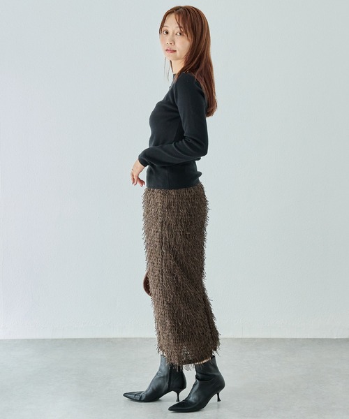 LAVEANGE(ラビアンジェ)の「【洗える】スラッシュネックニットプルオーバー│大人が着たいベーシックニット/ボートネック/美シルエット/体型カバー/上品見え(ニット/セーター・レディース・モカ/チャコールグレー/ブラック・3L/F/4L)」の11枚目の写真