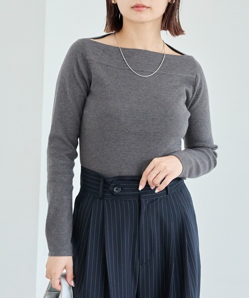 LAVEANGE(ラビアンジェ)の「【洗える】スラッシュネックニットプルオーバー│大人が着たいベーシックニット/ボートネック/美シルエット/体型カバー/上品見え(ニット/セーター・レディース・モカ/チャコールグレー/ブラック・3L/F/4L)」の13枚目の写真