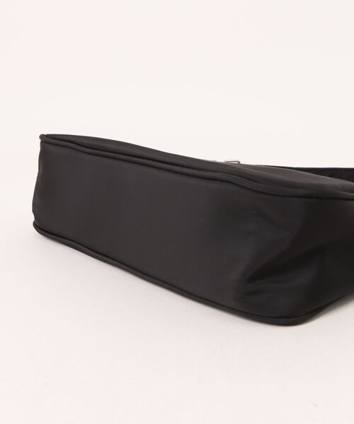 mysty woman（ミスティウーマン）の「スリークナイロンバッグ　606023（ハンドバッグ・レディース・ブラック・FREE）」の11枚目の写真