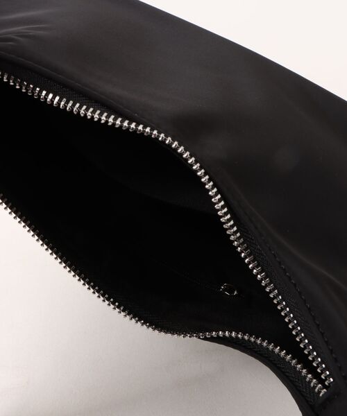 mysty woman（ミスティウーマン）の「スリークナイロンバッグ　606023（ハンドバッグ・レディース・ブラック・FREE）」の12枚目の写真