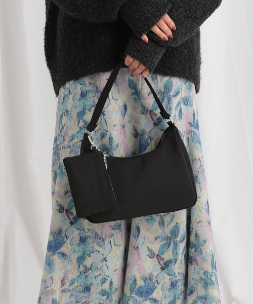 mysty woman（ミスティウーマン）の「スリークナイロンバッグ　606023（ハンドバッグ・レディース・ブラック・FREE）」の18枚目の写真