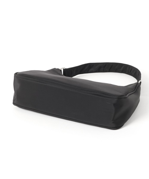 mysty woman（ミスティウーマン）の「スリークナイロンバッグ　606023（ハンドバッグ・レディース・ブラック・FREE）」の7枚目の写真