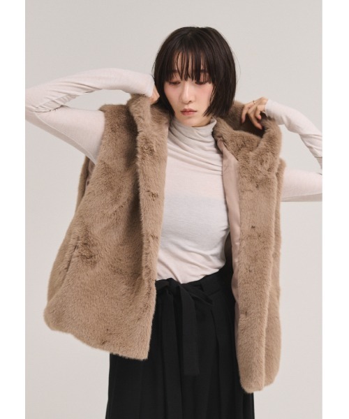 FMiBL（ファミル）の「フェイクファーベスト（ベスト）」 - WEAR