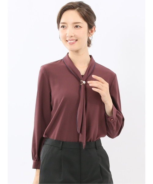 m.f.editorial(エムエフエディトリアル)の「【ストレッチ イージーケア UVカット】m.f.エディトリアル レディース ボウタイ 長袖 プルオーバー ブラウス(シャツ/ブラウス・レディース・アイボリー/ワインレッド/グレー系その他2/ベージュ・LARGE/MEDIUM)」の4枚目の写真