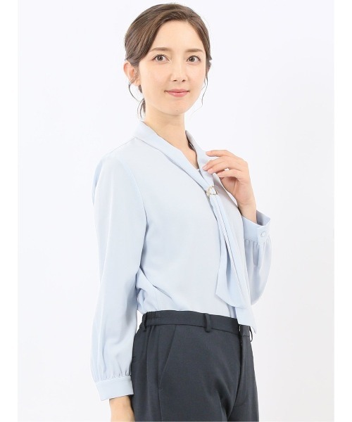 m.f.editorial(エムエフエディトリアル)の「【ストレッチ イージーケア UVカット】m.f.エディトリアル レディース ボウタイ 長袖 プルオーバー ブラウス(シャツ/ブラウス・レディース・アイボリー/ワインレッド/グレー系その他2/ベージュ・LARGE/MEDIUM)」の16枚目の写真