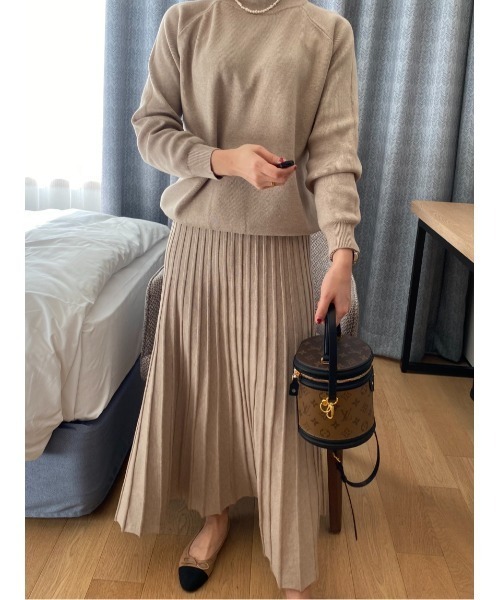 FAVORITO(ファヴォリート)の「ニットトップス+プリーツスカートセットアップ(セットアップ・レディース・ブラック/キャメル/ベージュ・F)」の2枚目の写真
