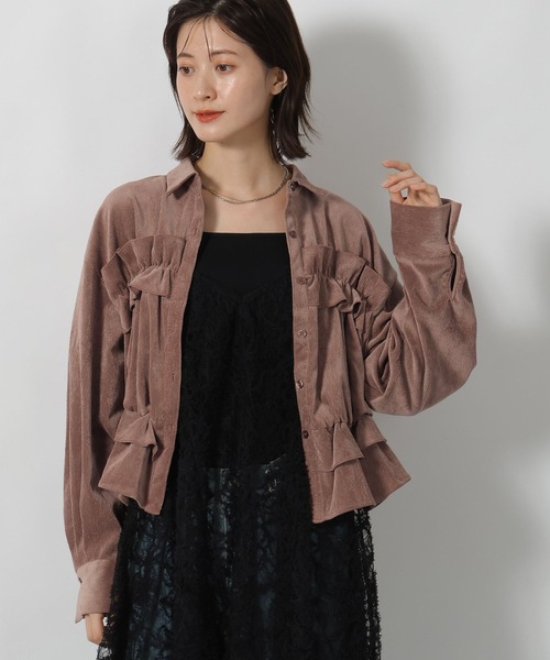 LAKOLE(ラコレ)の「コーデュロイフリルシャツ / 596070(シャツ/ブラウス・レディース・ピンク/ブラウン/チャコール/アイボリー・FREE)」の3枚目の写真