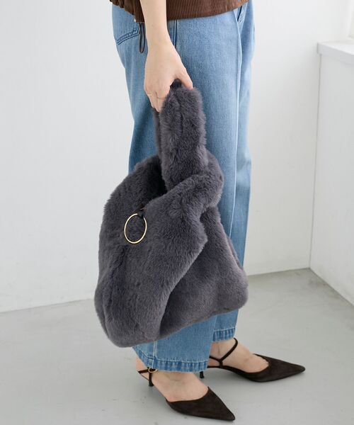 le.coeur blanc（ルクールブラン）の「《WEB限定アイテム》フェイクファーマルシェバッグ（トートバッグ・レディース・グレー/グリーン/ベージュ・FREE）」の2枚目の写真