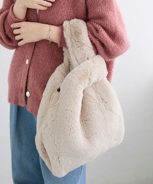 le.coeur blanc（ルクールブラン）の「《WEB限定アイテム》フェイクファーマルシェバッグ（トートバッグ・レディース・グレー/グリーン/ベージュ・FREE）」の6枚目の写真