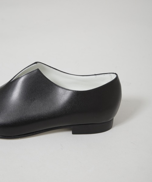 BEAUTIFUL SHOES(ビューティフルシューズ)の「BEAUTIFUL SHOES/SLIT SHOES(パンプス・レディース・ブラック・24/25/23)」の3枚目の写真