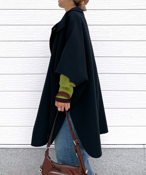 Q（キュー）の「WOOLポンチョ風コート（ポンチョ・レディース・グレイッシュベージュ/ブラック・MEDIUM）」の12枚目の写真
