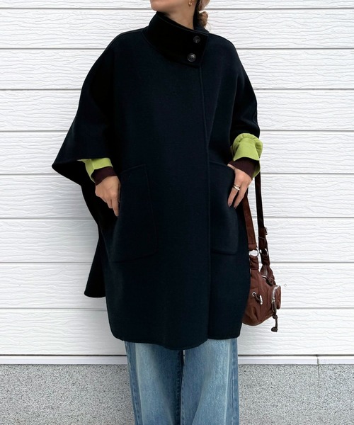 Q（キュー）の「WOOLポンチョ風コート（ポンチョ・レディース・グレイッシュベージュ/ブラック・MEDIUM）」の9枚目の写真