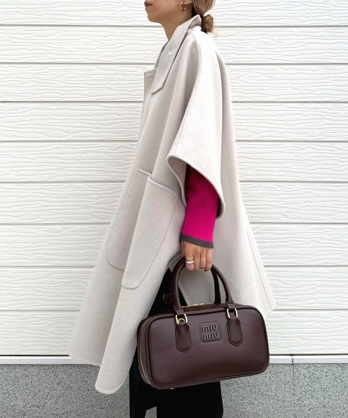 Q（キュー）の「WOOLポンチョ風コート（ポンチョ・レディース・グレイッシュベージュ/ブラック・MEDIUM）」の18枚目の写真