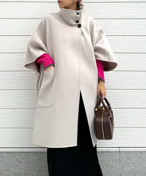 Q（キュー）の「WOOLポンチョ風コート（ポンチョ・レディース・グレイッシュベージュ/ブラック・MEDIUM）」の16枚目の写真