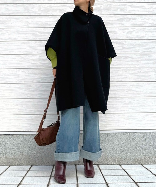 Q（キュー）の「WOOLポンチョ風コート（ポンチョ・レディース・グレイッシュベージュ/ブラック・MEDIUM）」の20枚目の写真