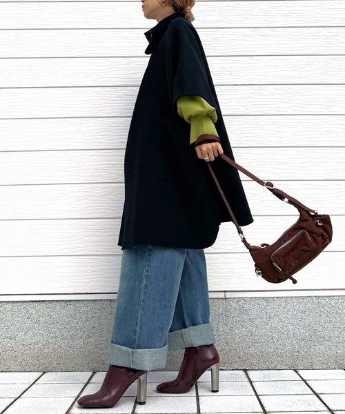 Q（キュー）の「WOOLポンチョ風コート（ポンチョ・レディース・グレイッシュベージュ/ブラック・MEDIUM）」の22枚目の写真