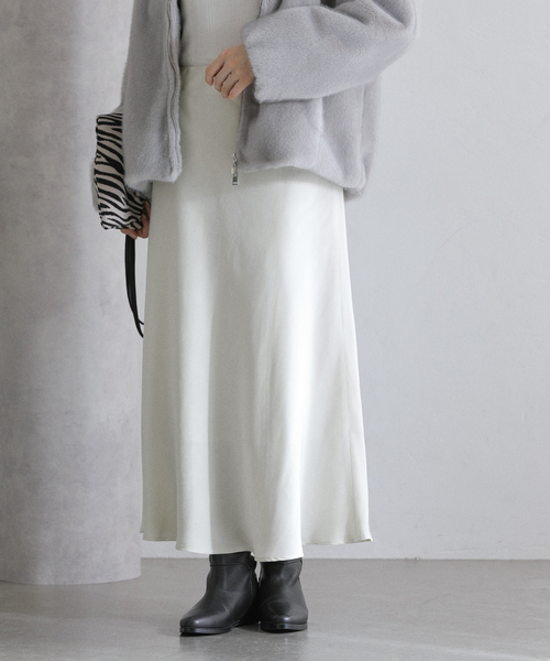 La TOTALITE（ラトータリテ）の「【洗える】フィブリルサテンマーメイドスカート（スカート・レディース・ホワイト/グリーン・38/36）」の20枚目の写真