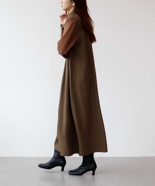 Jines（ジネス）の「シアースリーブピンタックワンピース（ワンピース・レディース・ブラウン/ベージュ・38）」の17枚目の写真