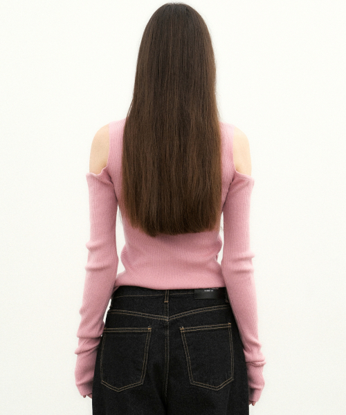 NICK&NICOLE(ニックアンドニコール)の「NICOLE WARMER RIBBED OFF SHOULDER KNIT_CLASSIC PINK(ニット/セーター・レディース・その他・FREE)」の3枚目の写真
