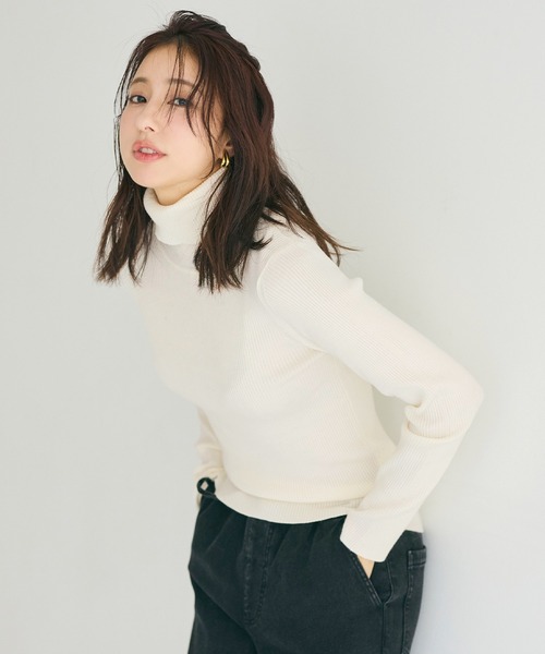 coca（coca）（コカ）の「軽量ニット　タートルネックラウンドヘム（ニット/セーター・レディース・チャコール/ダークブルー/ブラック/アイボリー・L/M/S）」の8枚目の写真