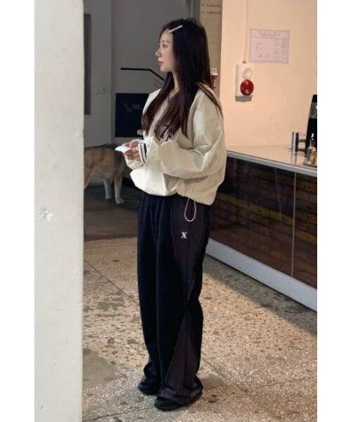 AVANDRESS(アバンドレス )の「Optical Side Wide Pants BLACK(スウェットパンツ・レディース・その他・MEDIUM/SMALL/X-SMALL/LARGE)」の14枚目の写真