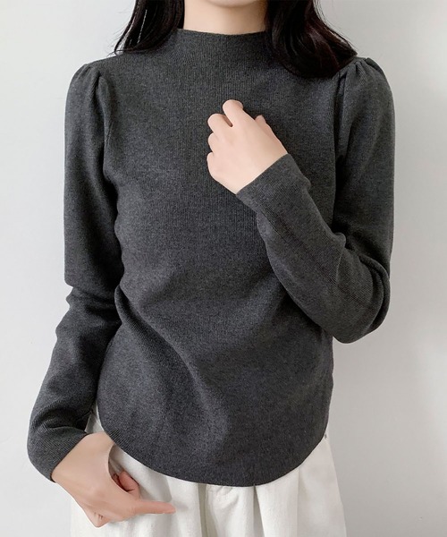 LOWO(ロワ)の「パフショルダー モックネック ニット 長袖 トップス プルオーバー きれいめ 秋冬(ニット/セーター・レディース・ベージュ/ブラウン/ブラック/チャコールグレー・FREE)」の3枚目の写真