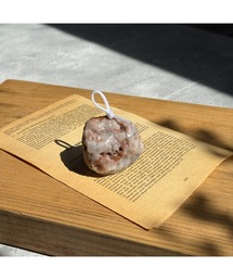 tone（トーン）の「【musk】グレージュ×ブラウンのストーンキャンドル(MA)（キャンドル）」