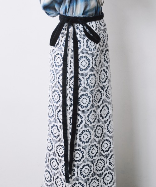 CHIC STYLE（シックスタイル）の「レースオーバースカート＜大きいサイズ有＞シックスタイル（スカート・レディース・ブラック/オフホワイト・M/L/LL/3L/4L/5L）」の16枚目の写真
