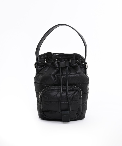 Narcissus(ナルシス)の「【2WAY】パディングボディバッグ(ショルダーバッグ・レディース・シルバー/ブラック・FREE)」の1枚目の写真