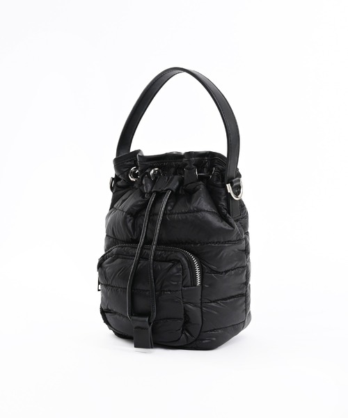 Narcissus(ナルシス)の「【2WAY】パディングボディバッグ(ショルダーバッグ・レディース・シルバー/ブラック・FREE)」の12枚目の写真