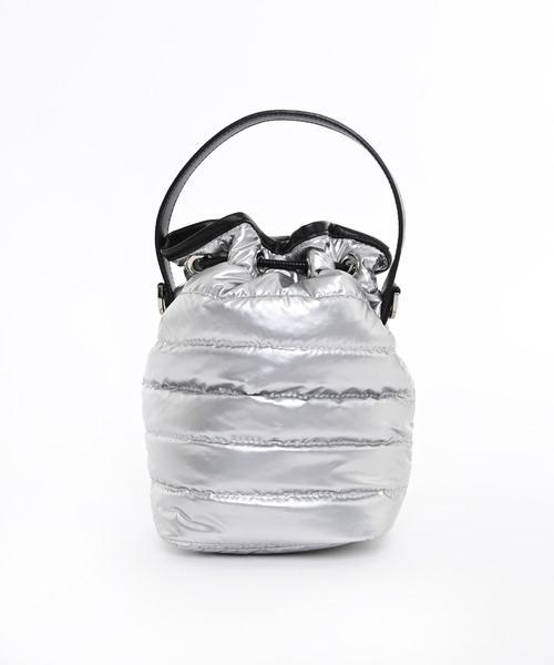 Narcissus(ナルシス)の「【2WAY】パディングボディバッグ(ショルダーバッグ・レディース・シルバー/ブラック・FREE)」の7枚目の写真