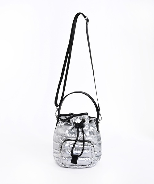 Narcissus(ナルシス)の「【2WAY】パディングボディバッグ(ショルダーバッグ・レディース・シルバー/ブラック・FREE)」の9枚目の写真