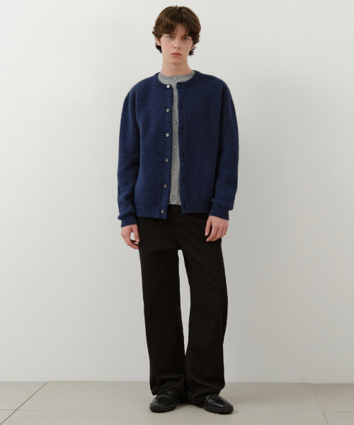 WEDNESDAY OASIS（ウェンズデーオアシス）の「アランラウンドヘアリーニットカーディガン_DARK BLUE(WC25-KN49)（カーディガン/ボレロ・メンズ・ダークブルー・MEDIUM/LARGE）」の4枚目の写真