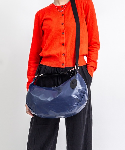 Jack Gomme（ジャックゴム）の「【JACK GOMME】ショルダーバッグ　メッセンジャー　CHARLIE Sac demi-lune（ショルダーバッグ・レディース・シルバー/ブラック/モカ/インディゴブルー/アイボリー/オリーブ/ライトブルー/レッド/ネイビー/シャンパン・FREE）」の6枚目の写真