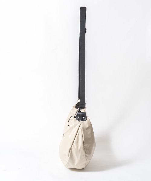 Jack Gomme（ジャックゴム）の「【JACK GOMME】ショルダーバッグ　メッセンジャー　CHARLIE Sac demi-lune（ショルダーバッグ・レディース・シルバー/ブラック/モカ/インディゴブルー/アイボリー/オリーブ/ライトブルー/レッド/ネイビー/シャンパン・FREE）」の18枚目の写真