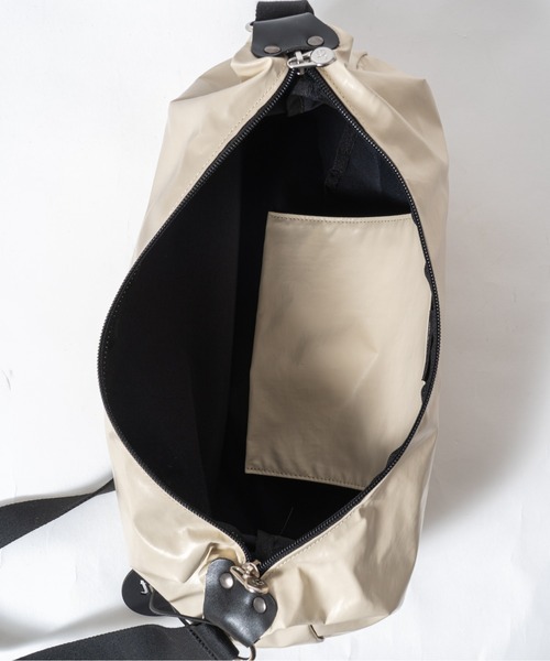 Jack Gomme（ジャックゴム）の「【JACK GOMME】ショルダーバッグ　メッセンジャー　CHARLIE Sac demi-lune（ショルダーバッグ・レディース・シルバー/ブラック/モカ/インディゴブルー/アイボリー/オリーブ/ライトブルー/レッド/ネイビー/シャンパン・FREE）」の22枚目の写真