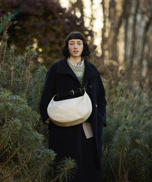 Jack Gomme（ジャックゴム）の「【JACK GOMME】ショルダーバッグ　メッセンジャー　CHARLIE Sac demi-lune（ショルダーバッグ・レディース・シルバー/ブラック/モカ/インディゴブルー/アイボリー/オリーブ/ライトブルー/レッド/ネイビー/シャンパン・FREE）」の11枚目の写真