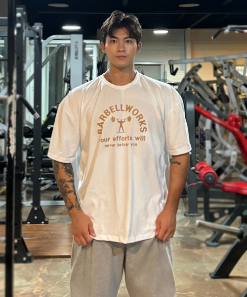 BARBELLWORKS(バーベルワークス)の「ピーチファーオーバーサイズ(Tシャツ/カットソー・メンズ・ホワイト/ブラック・MEDIUM/LARGE/X-LARGE)」の3枚目の写真