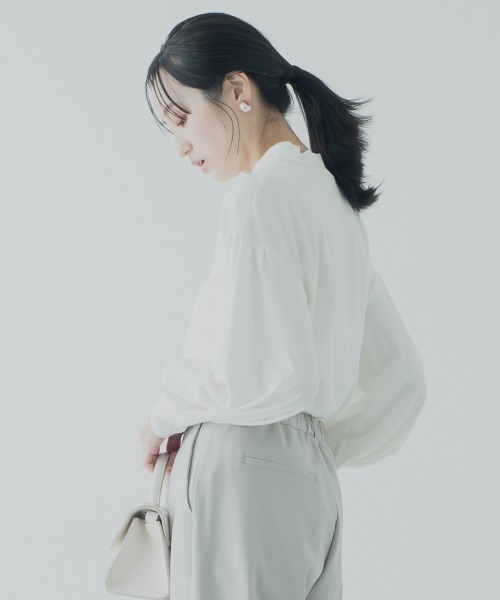 Petitjo(プッチージョ)の「小さいサイズ クルーネックブラウス 低身長さん・小柄女性(シャツ/ブラウス・レディース・オフホワイト/ブラック・PSS/PS/PM/PL)」の7枚目の写真