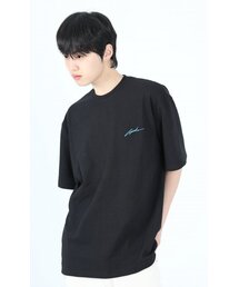 CRISCELO（クリスチェロ）の「(ユニセックス) シグネチャーロゴ エメラルド - (ブラック20番手オーバーサイズ)（Tシャツ/カットソー）」