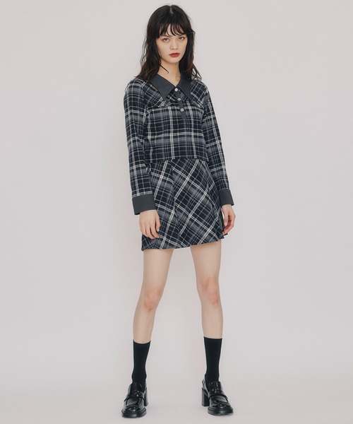 REDYAZEL(レディアゼル)の「バイアスチェックショートブラウス×プリーツミニスカートセットアップ(セットアップ・レディース・ブラック/ブルー/レッド・SMALL/MEDIUM)」の16枚目の写真