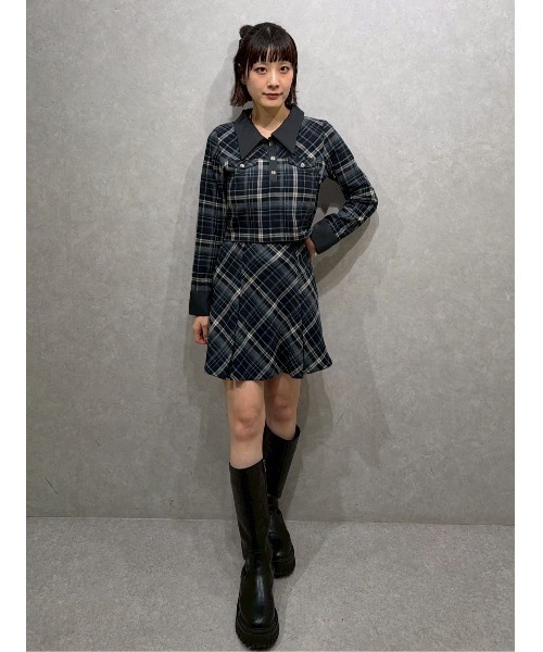 REDYAZEL(レディアゼル)の「バイアスチェックショートブラウス×プリーツミニスカートセットアップ(セットアップ・レディース・ブラック/ブルー/レッド・SMALL/MEDIUM)」の9枚目の写真