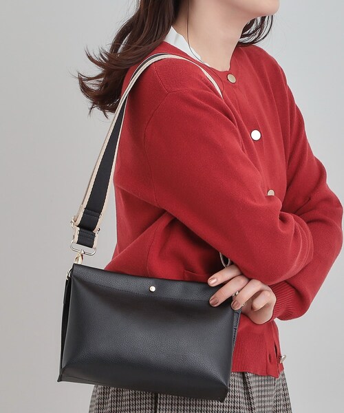 SHOO・LA・RUE(シューラルー)の「配色ベルトがアクセント 3層ショルダーバッグ(ショルダーバッグ・レディース・シルバー/アイボリー/ブラック・00)」の8枚目の写真