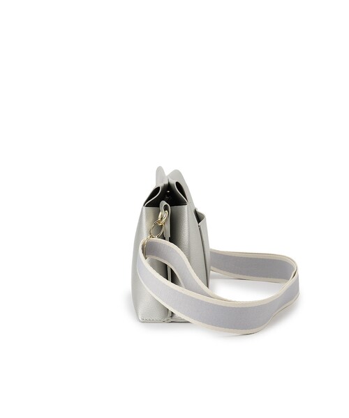 SHOO・LA・RUE(シューラルー)の「配色ベルトがアクセント 3層ショルダーバッグ(ショルダーバッグ・レディース・シルバー/アイボリー/ブラック・00)」の19枚目の写真