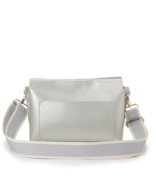 SHOO・LA・RUE(シューラルー)の「配色ベルトがアクセント 3層ショルダーバッグ(ショルダーバッグ・レディース・シルバー/アイボリー/ブラック・00)」の18枚目の写真