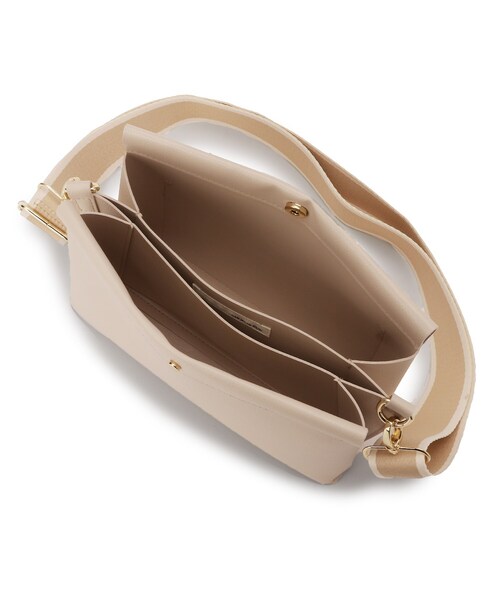 SHOO・LA・RUE(シューラルー)の「配色ベルトがアクセント 3層ショルダーバッグ(ショルダーバッグ・レディース・シルバー/アイボリー/ブラック・00)」の15枚目の写真