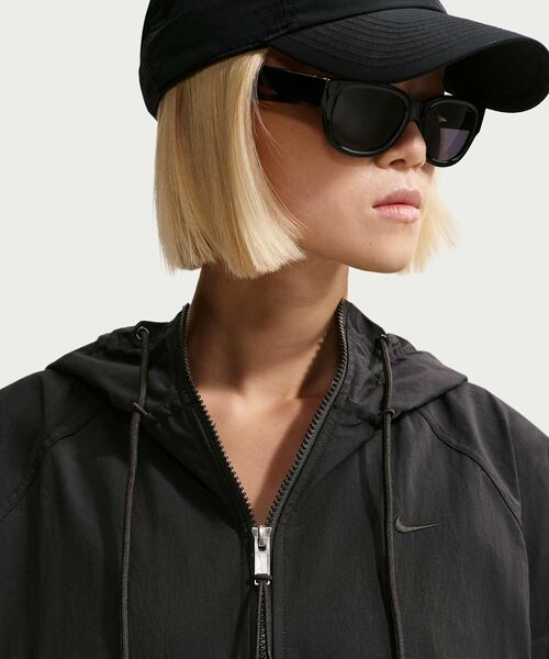 NIKE（ナイキ）の「ナイキ スポーツウェア ウィメンズ オーバーサイズド ウィンドランナー ジャケット / Nike Sportswear Women's Oversized Windrunner Jacket IF0271-010 Black（ナイロンジャケット・レディース・ブラック・XL/XS/M/L/S）」の5枚目の写真