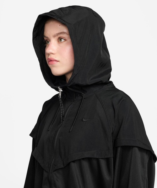 NIKE（ナイキ）の「ナイキ スポーツウェア ウィメンズ オーバーサイズド ウィンドランナー ジャケット / Nike Sportswear Women's Oversized Windrunner Jacket IF0271-010 Black（ナイロンジャケット・レディース・ブラック・XL/XS/M/L/S）」の3枚目の写真